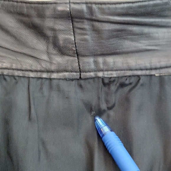 Textured Leather Skirt - Picture 7 of 10